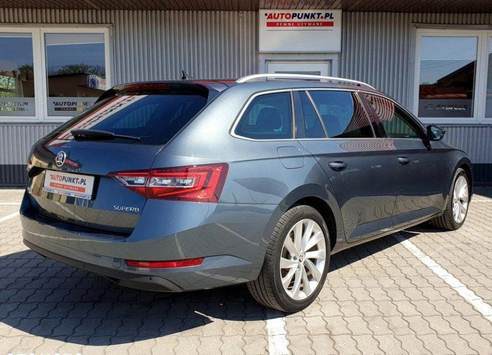 Skoda Superb cena 79900 przebieg: 117092, rok produkcji 2017 z Dobra małe 436